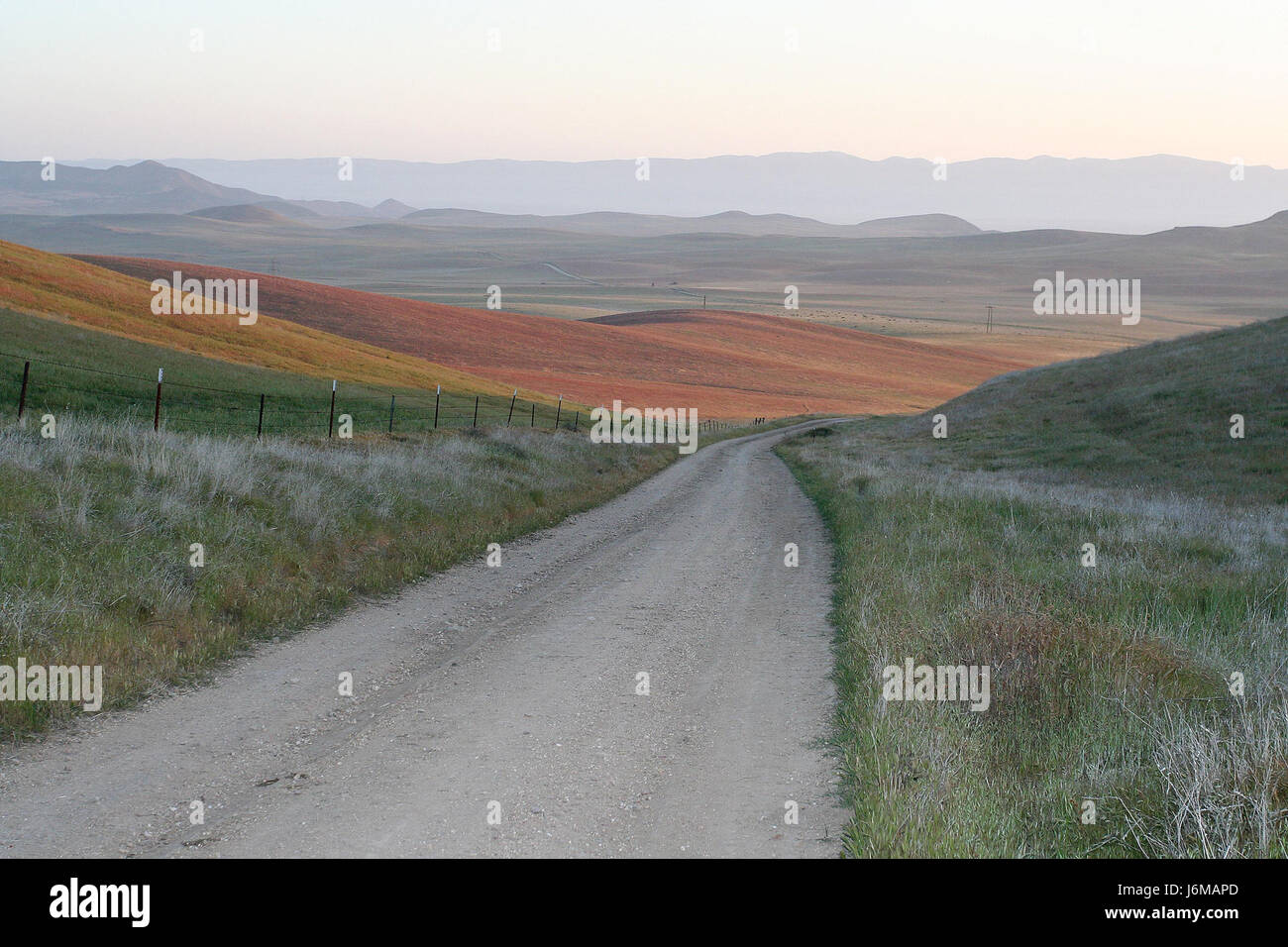 09-089 Domenica mattina sul cancello del nord su strada (3481500027) Foto Stock