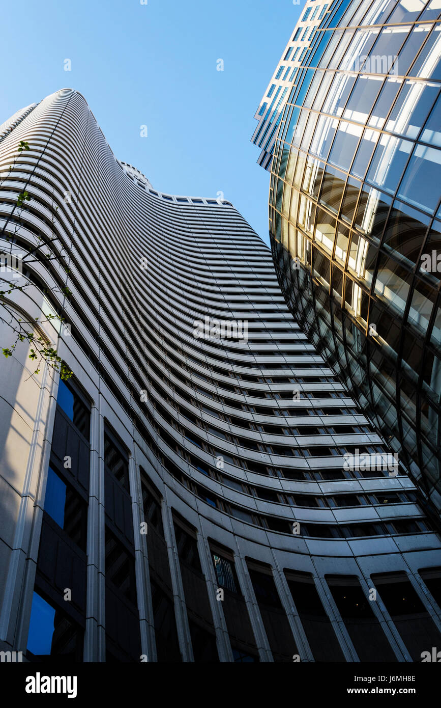 New Otani garden hotel, guardando verso l'alto a questo impressionante hotel Foto Stock