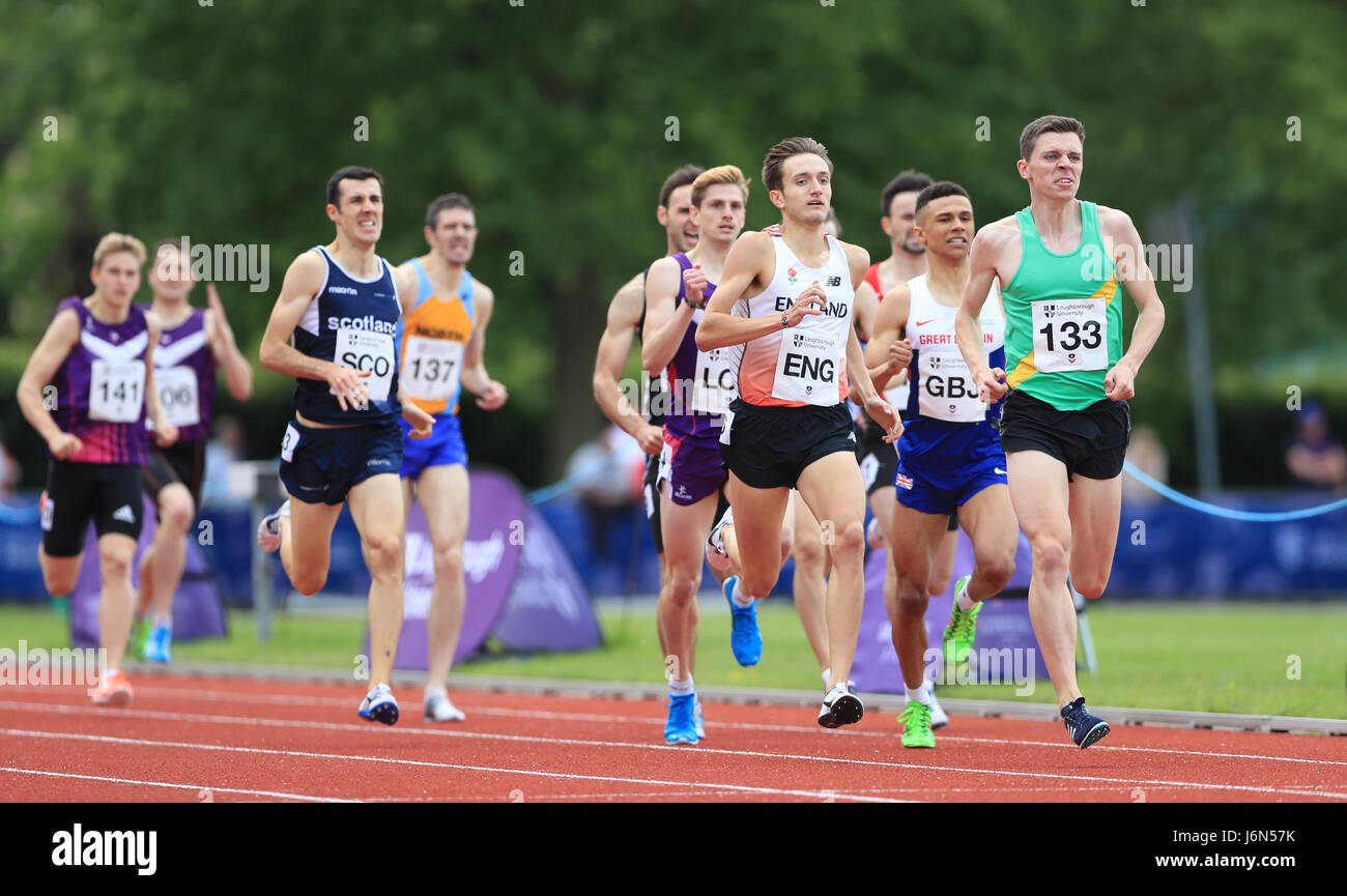 Ben Waterman (destra) vince l'Uomo 800 metri corrispondere durante la Loughborough Internazionali di atletica leggera evento a Paula Radcliffe Stadium. Foto Stock