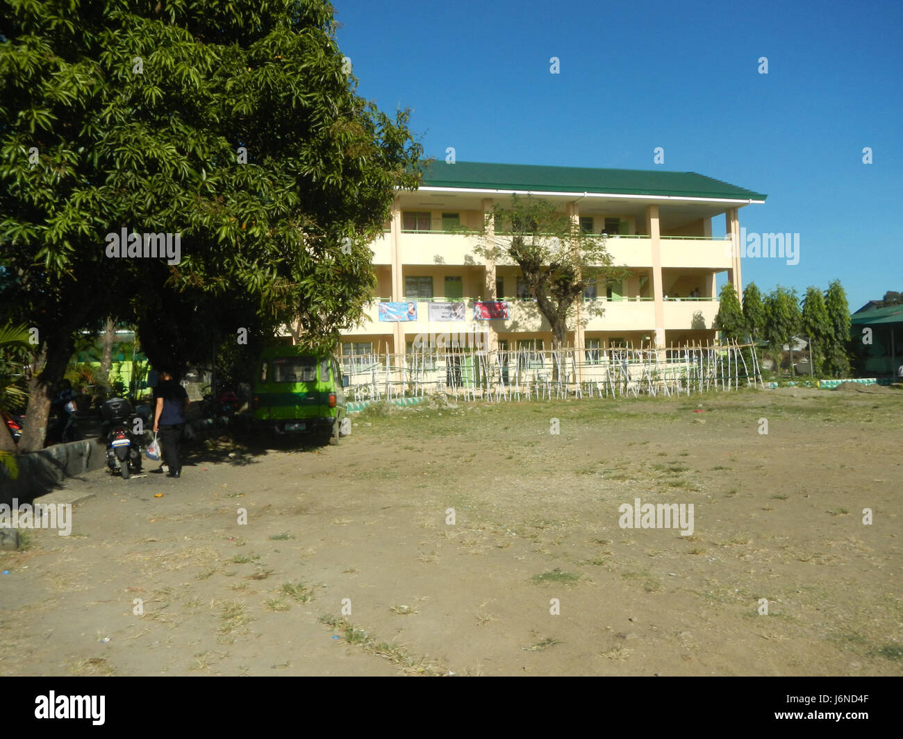 Alexis G. Santos National High School, situata a Bustos, Bulacan, è un'importante istituzione educativa. Offre istruzione secondaria ed è noto per il suo ruolo nella comunità locale e l'eccellenza accademica. Foto Stock