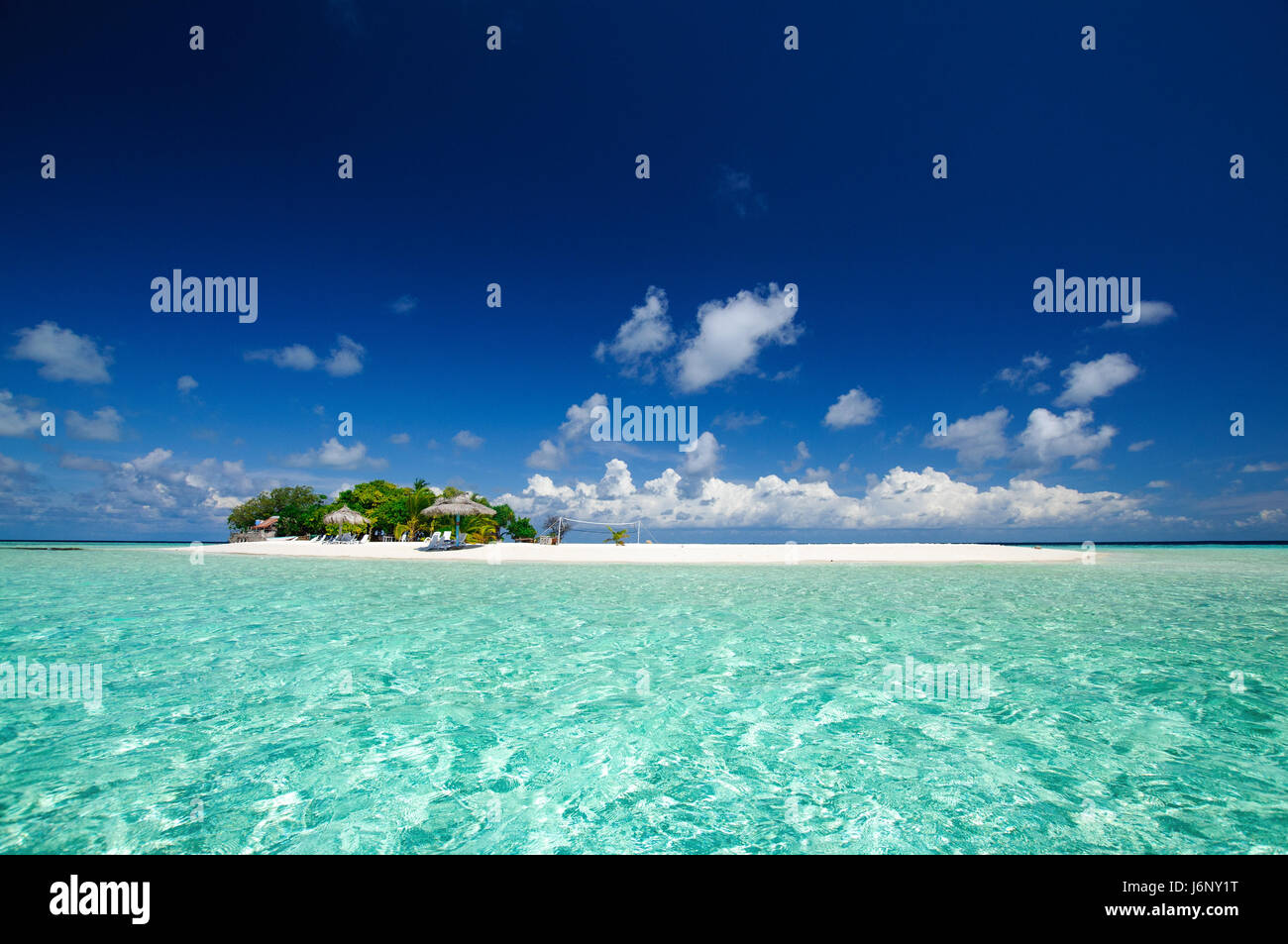 Tropical Island Resort seascape a giornata di sole Foto Stock