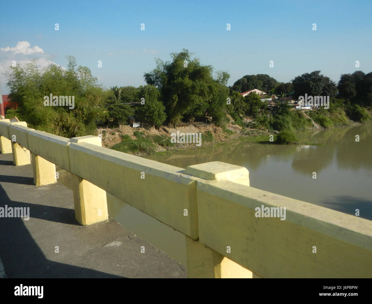 09637 Candaba Golden Gate vecchi nuovi ponti sul fiume Pampanga 2017 41 Foto Stock