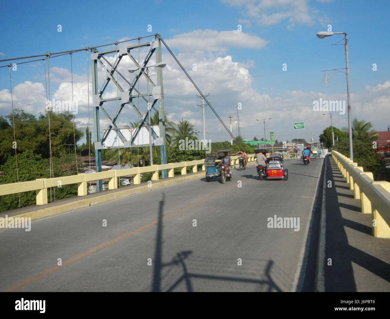 09682 Candaba Golden Gate vecchi nuovi ponti sul fiume Pampanga 2017 26 Foto Stock