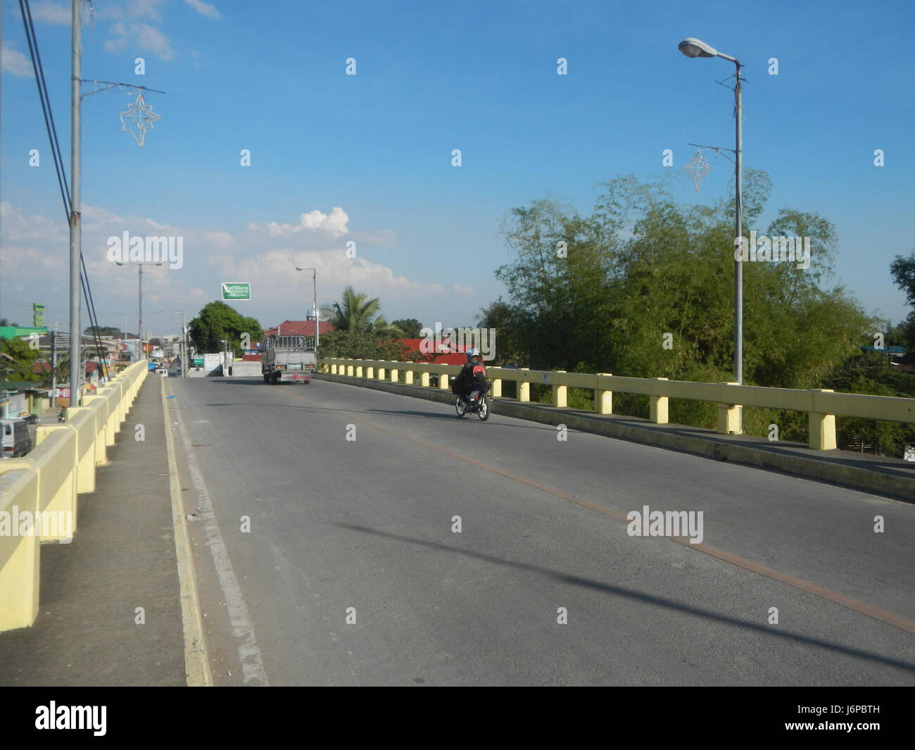 09682 Candaba Golden Gate vecchi nuovi ponti sul fiume Pampanga 2017 36 Foto Stock
