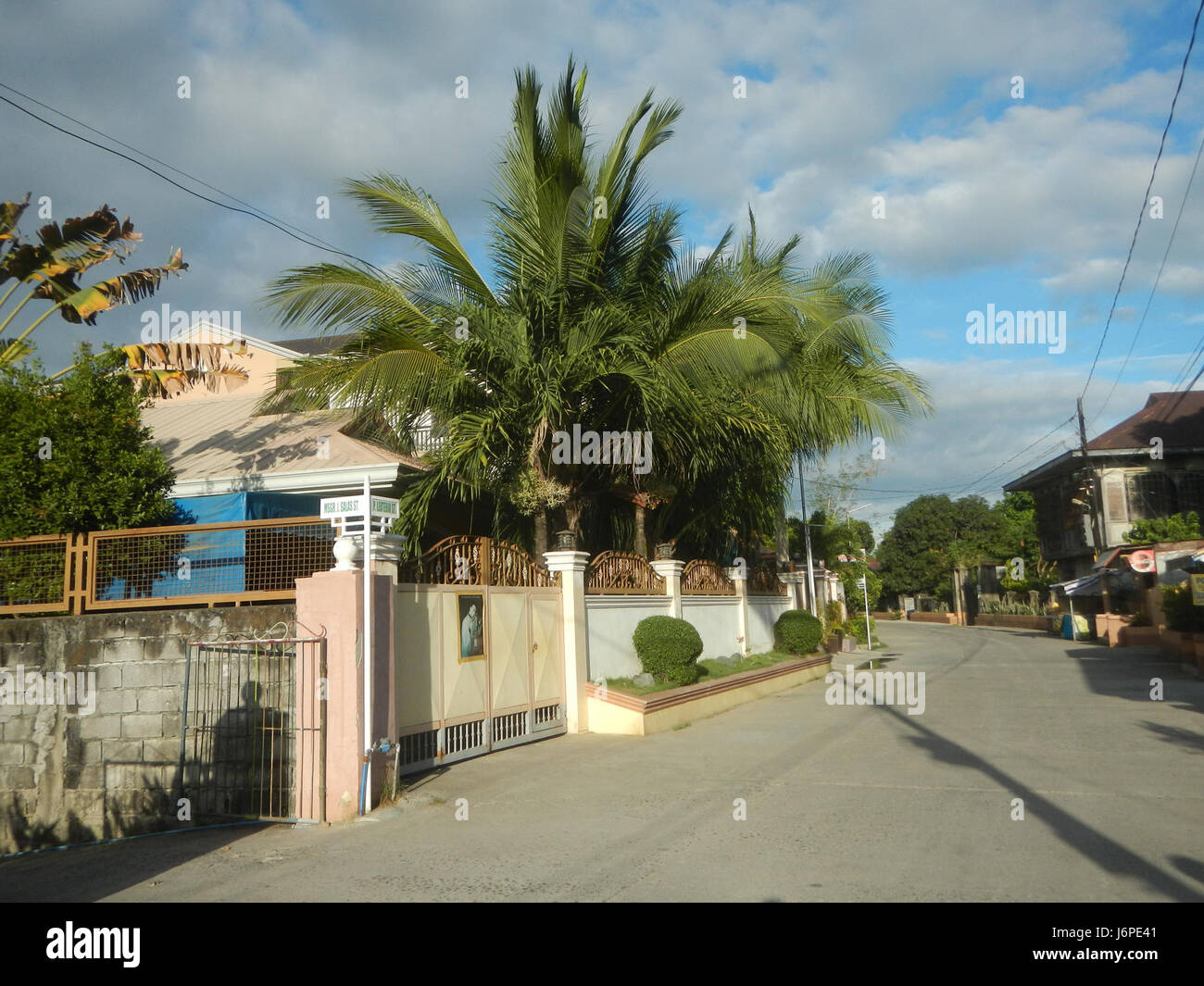 09408 Vecchia Acacia Santa Cruz Santa Monica Isidro strade Buon San Luis Pampanga 13 Foto Stock