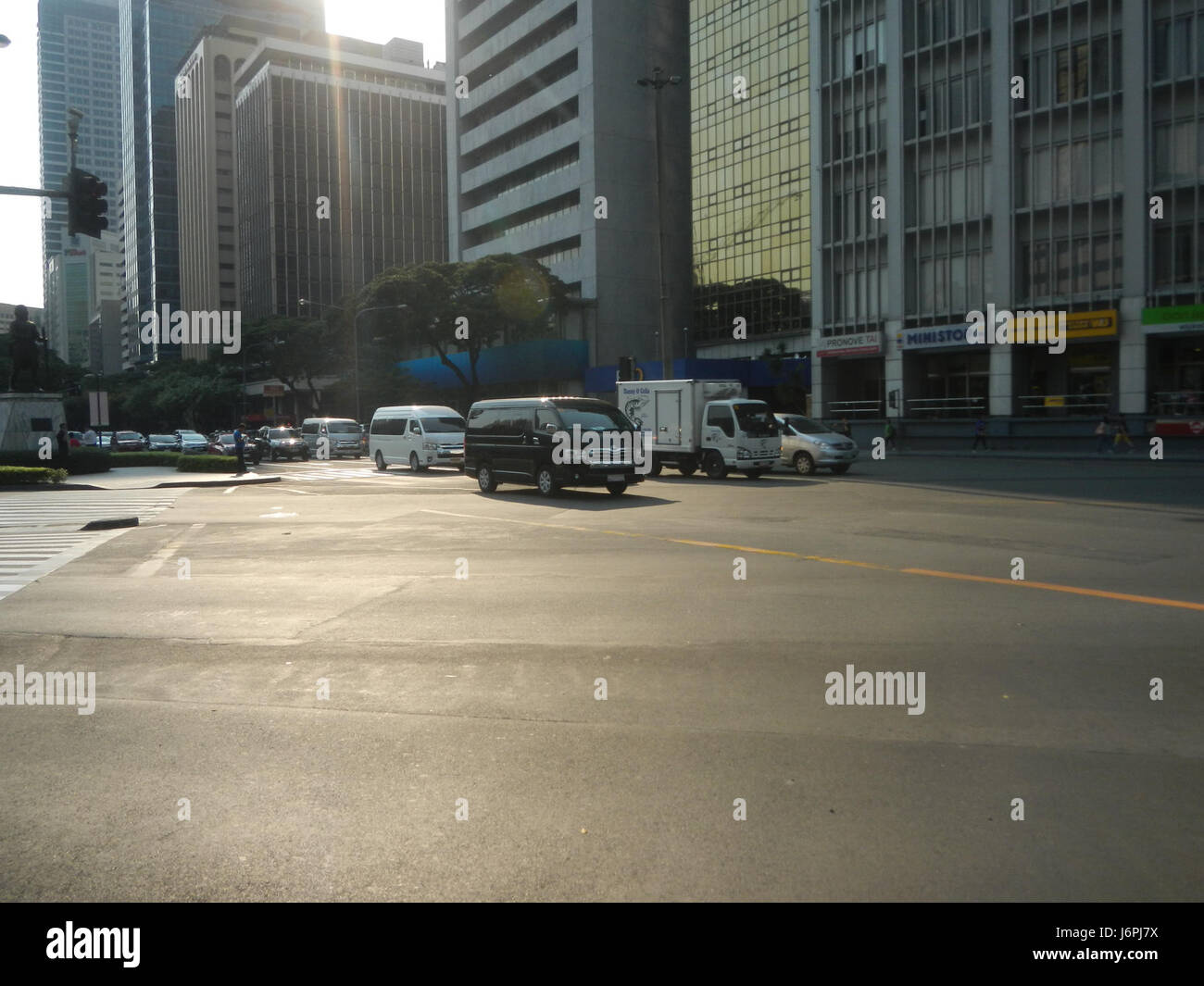 08983 Urdaneta Zuellig costruendo un triangolo Roxas Paseo de Roxas Gil Puyat Makati Avenue 44 Foto Stock