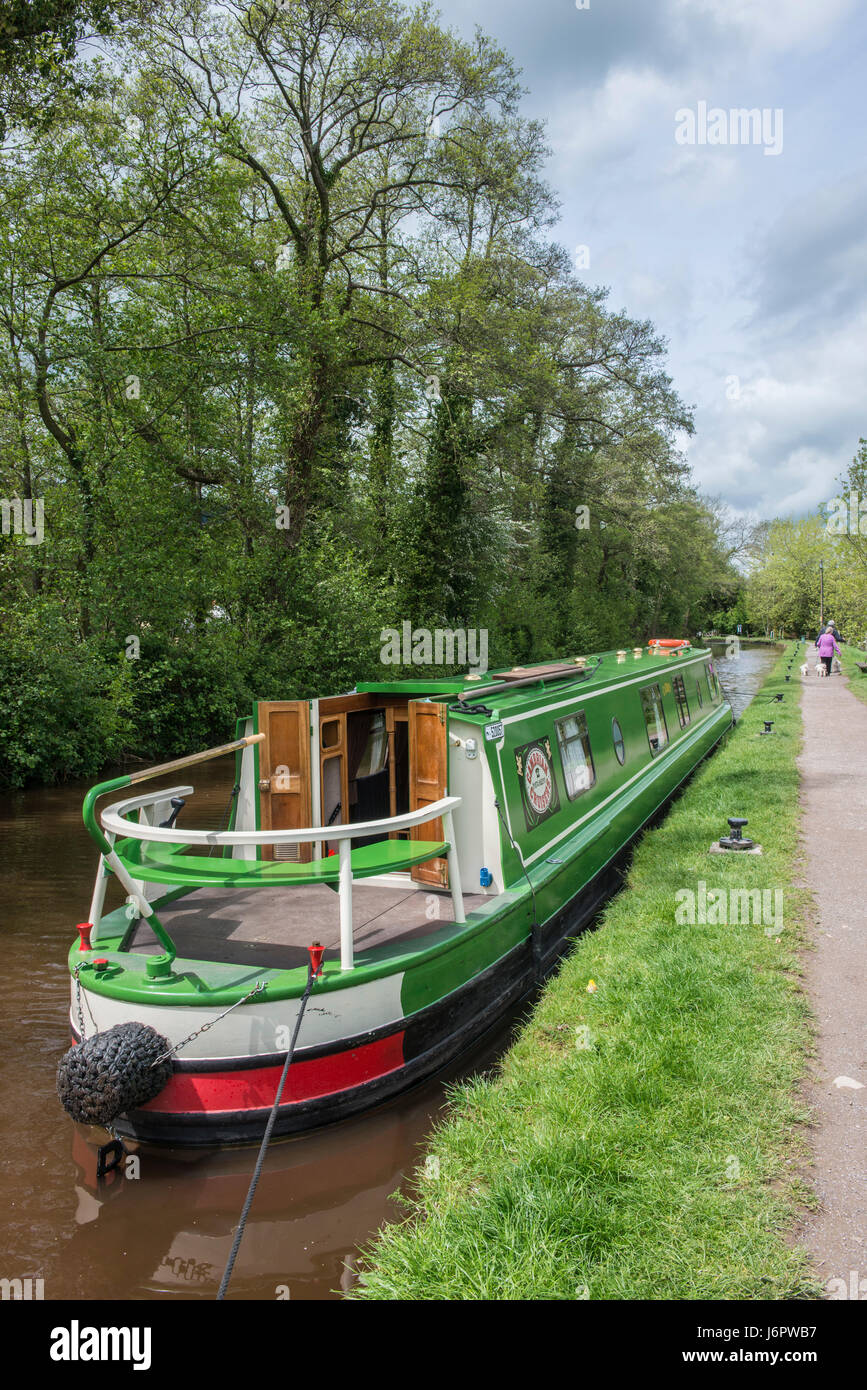 Narrowboats sul Brecon Monmouth Canal at west calder on Usk, Brecon Beacons Foto Stock