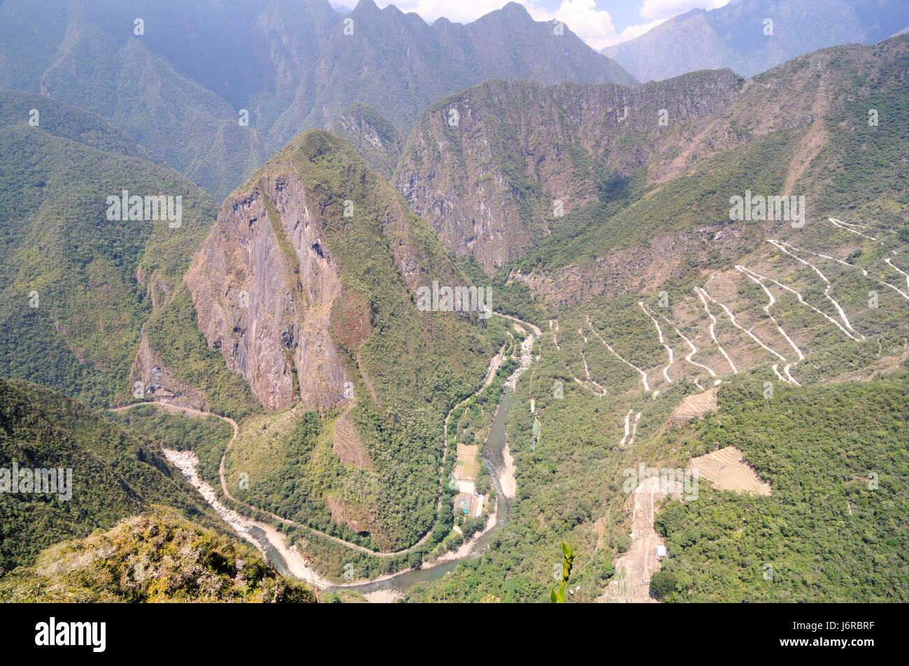 Montagna valle a sud america Perù mountain foresta vergine valle a sud america Foto Stock
