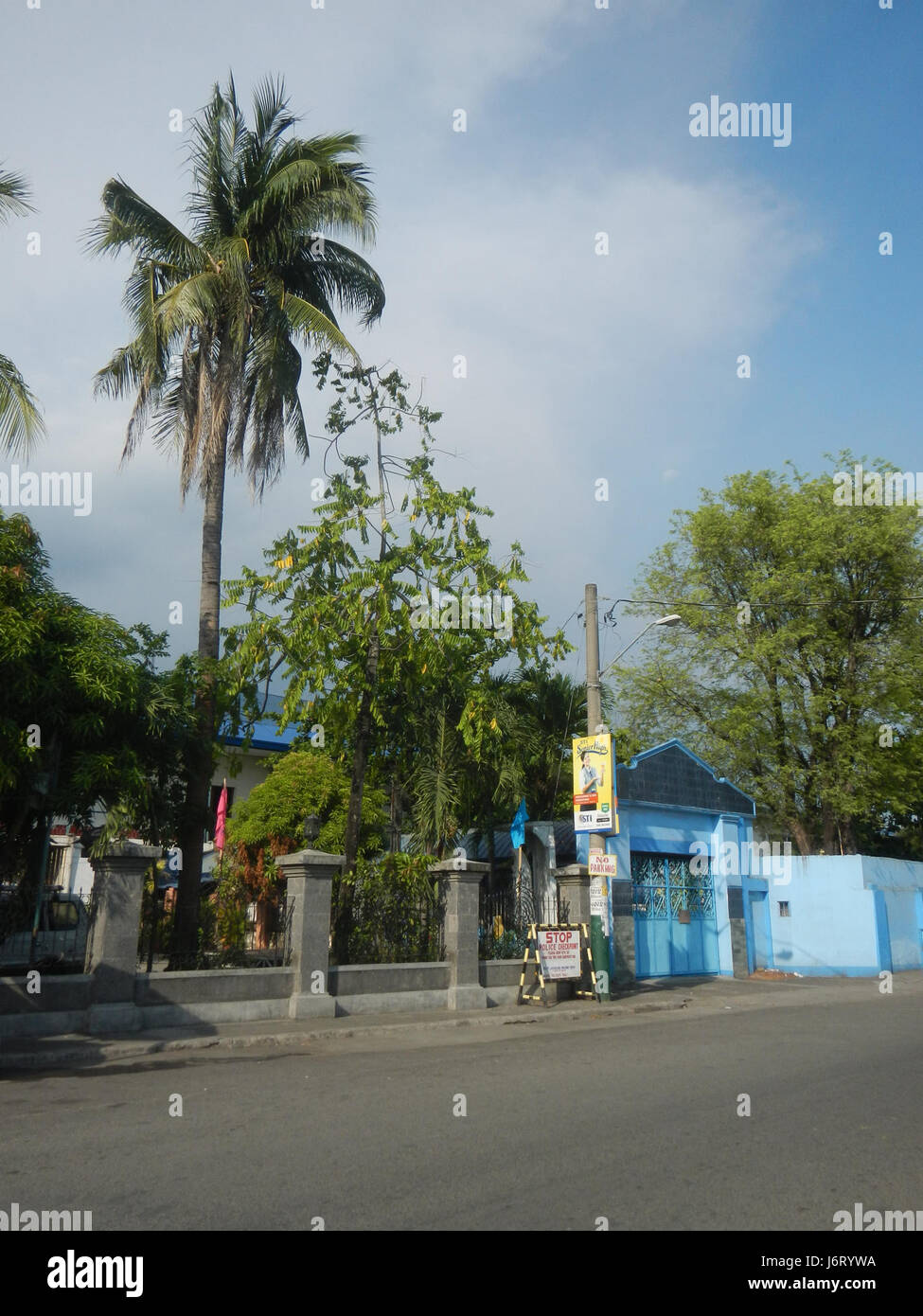 La chiesa parrocchiale di nostra Signora dell'assunzione a Bulacan è un punto di riferimento significativo, che funge sia da luogo di culto che da simbolo di importanza storica e culturale nella regione. Foto Stock