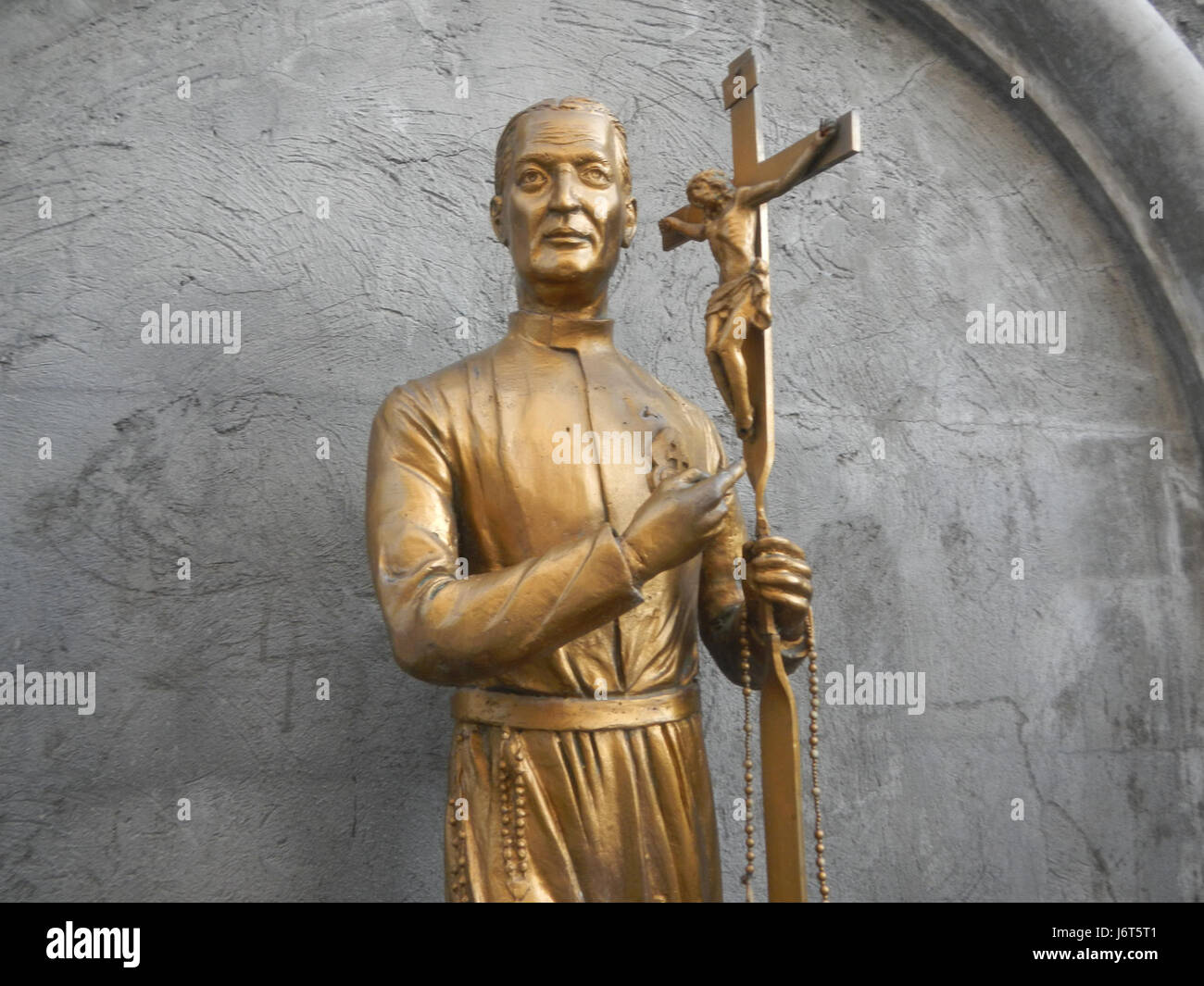 Questa fotografia cattura la Welcome Church School di Marikina City, situata a Barangays Concepcion Dos, che raffigura l'ambiente educativo e religioso della zona. Foto Stock