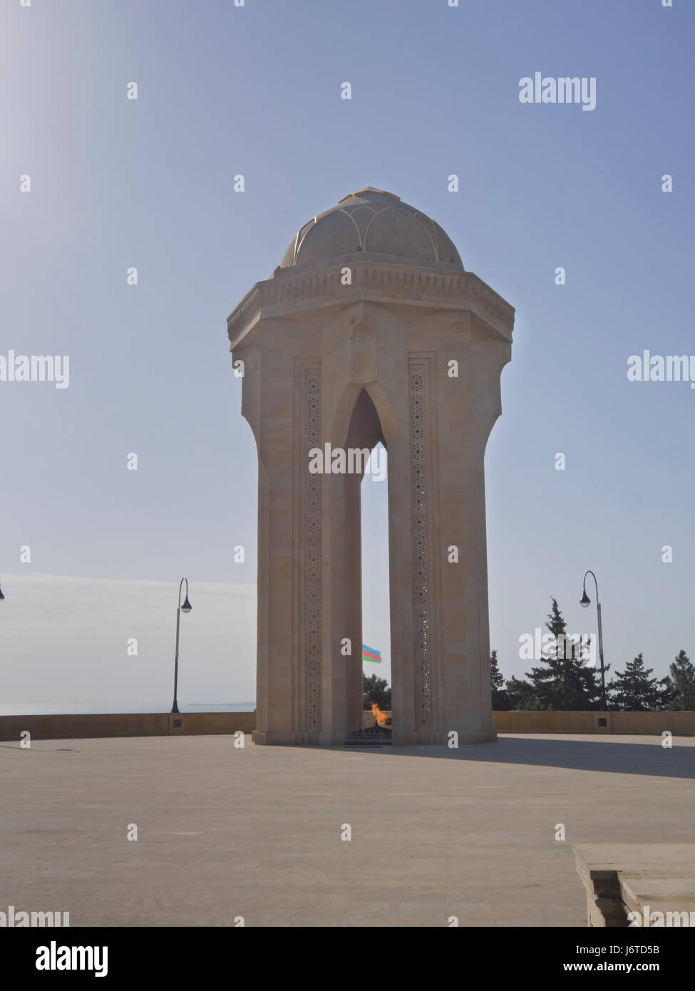 La Fiamma Eterna al memoriale dei martiri del cimitero di corsia e il parco di Baku, Azerbaijan, Foto Stock