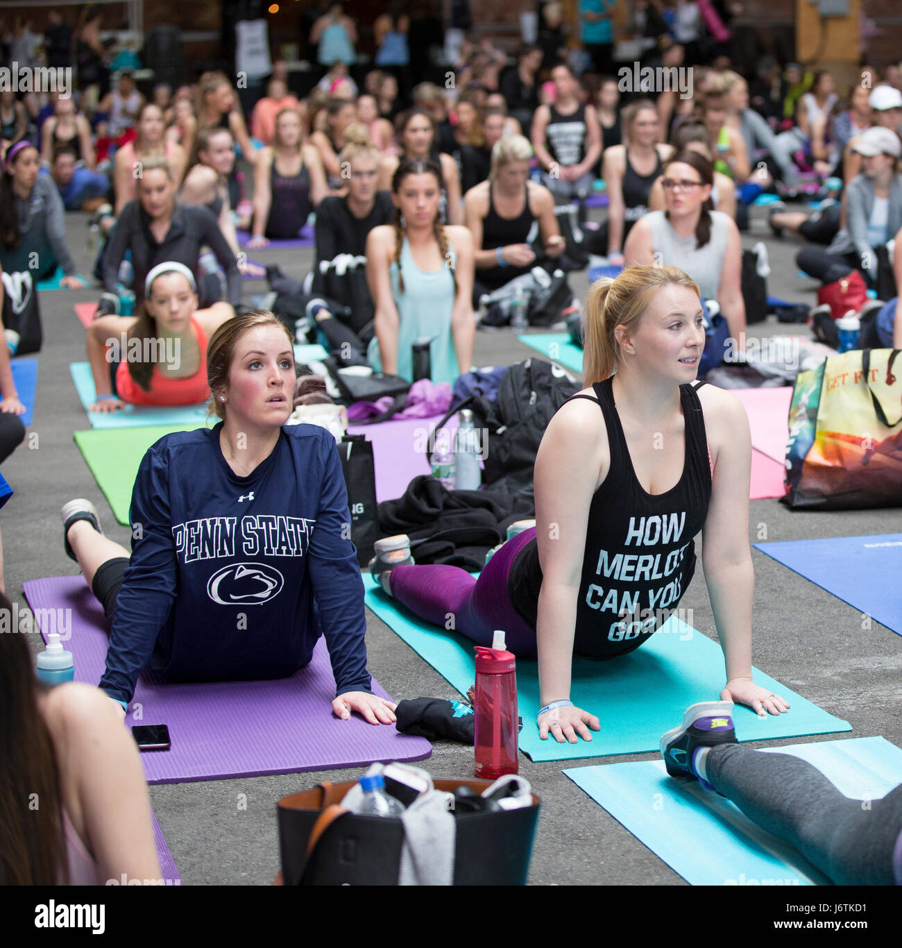 Allenamento CityStrong Maggio 13, 2017; South End di Boston, Massachusetts USA: CitySTRONG, un gruppo allenamento nel South End quartiere di Boston, Massachusetts. (Foto di Keiko Hiromi/AFLO) Credito: Keiko Hiromi/AFLO/Alamy Live News Foto Stock