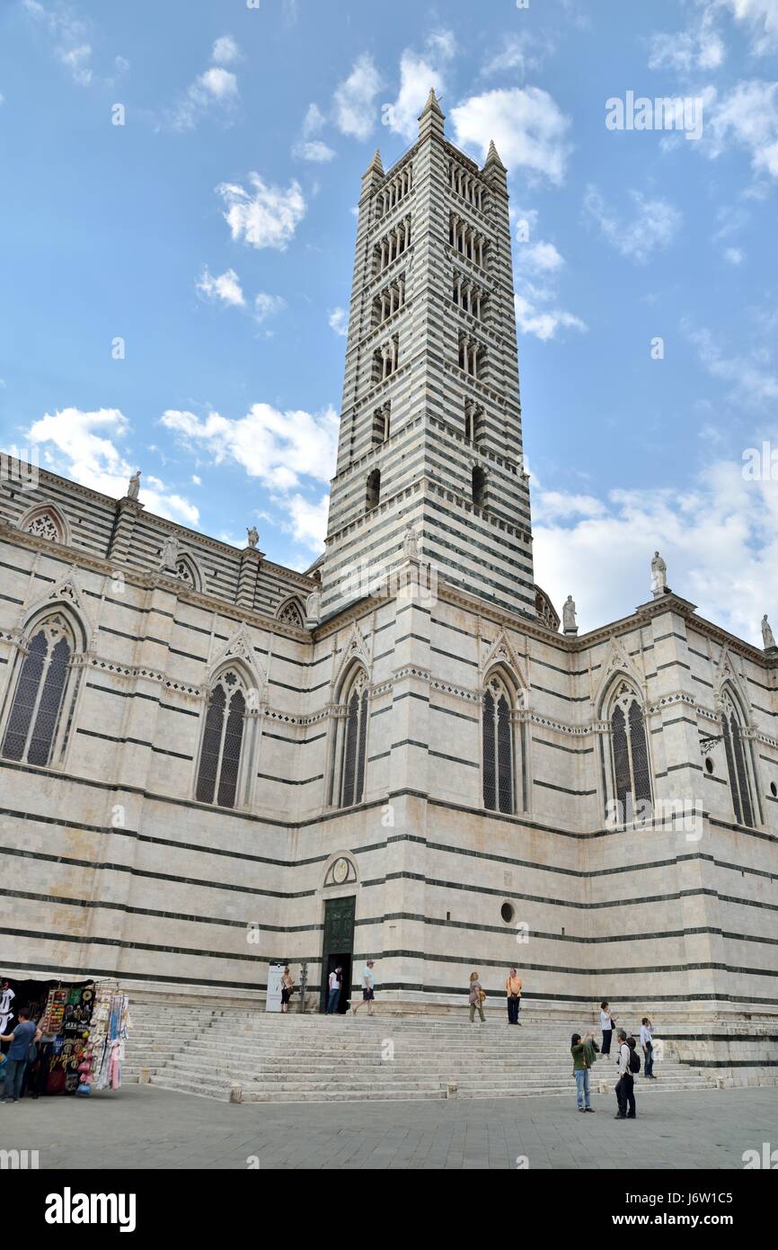 Cattedrale di Siena vista laterale Foto Stock