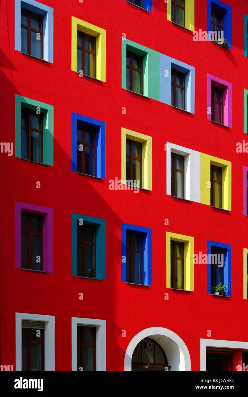 Vetro colorato di una casa a Berlino Foto Stock