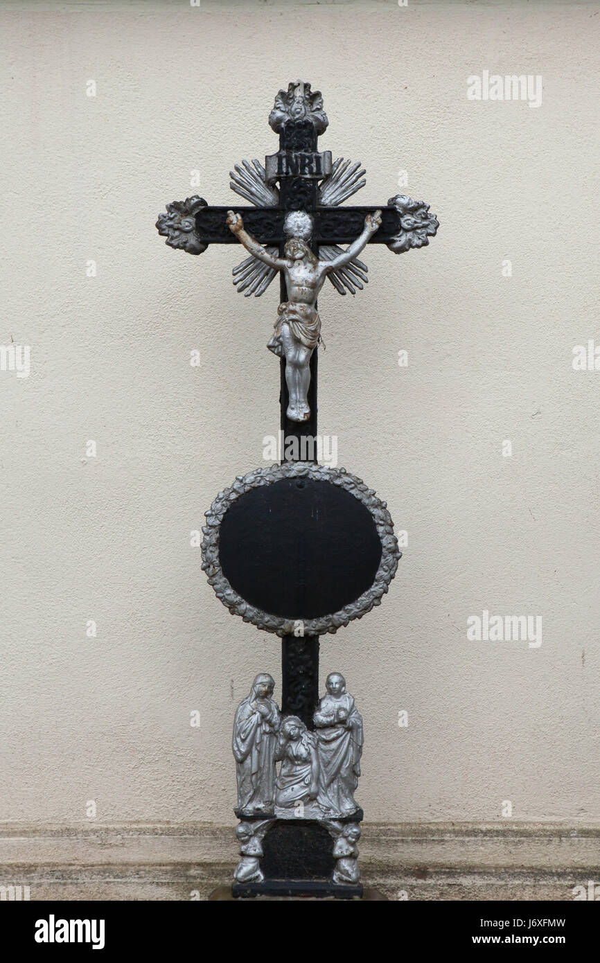 Crocifisso al cimitero centrale di Brno, in Repubblica Ceca. Foto Stock
