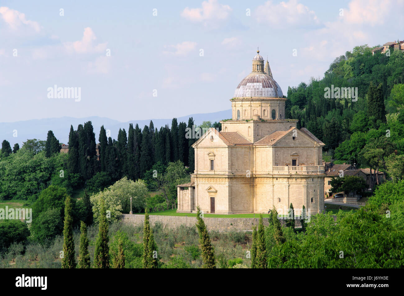 La Chiesa in Europa madonna toscana italia casa costruire chiesa city town cupola verde Foto Stock