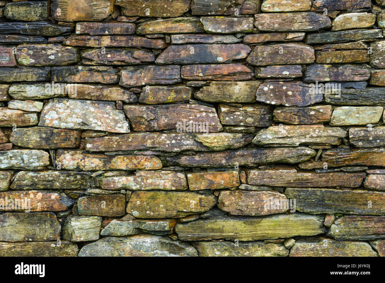 In pietra a secco, chiamato anche Drystack, è un metodo di costruzione di strutture che sono costruiti con pietre senza l'uso di mortaio per legarli insieme. Foto Stock