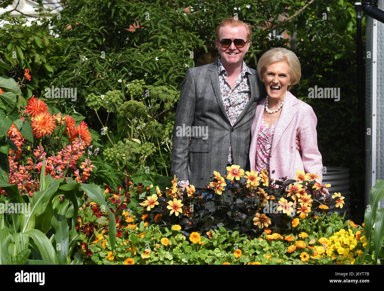 Chris Evans e Maria di Berry frequentare l'anteprima di stampa di RHS Chelsea Flower Show presso il Royal Hospital Chelsea, Londra. Foto Stock