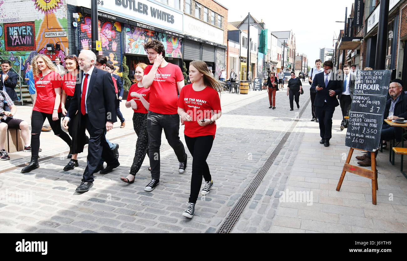 Leader laburista Jeremy Corbyn durante il periodo generale di campagne elettorali in Hull. Foto Stock