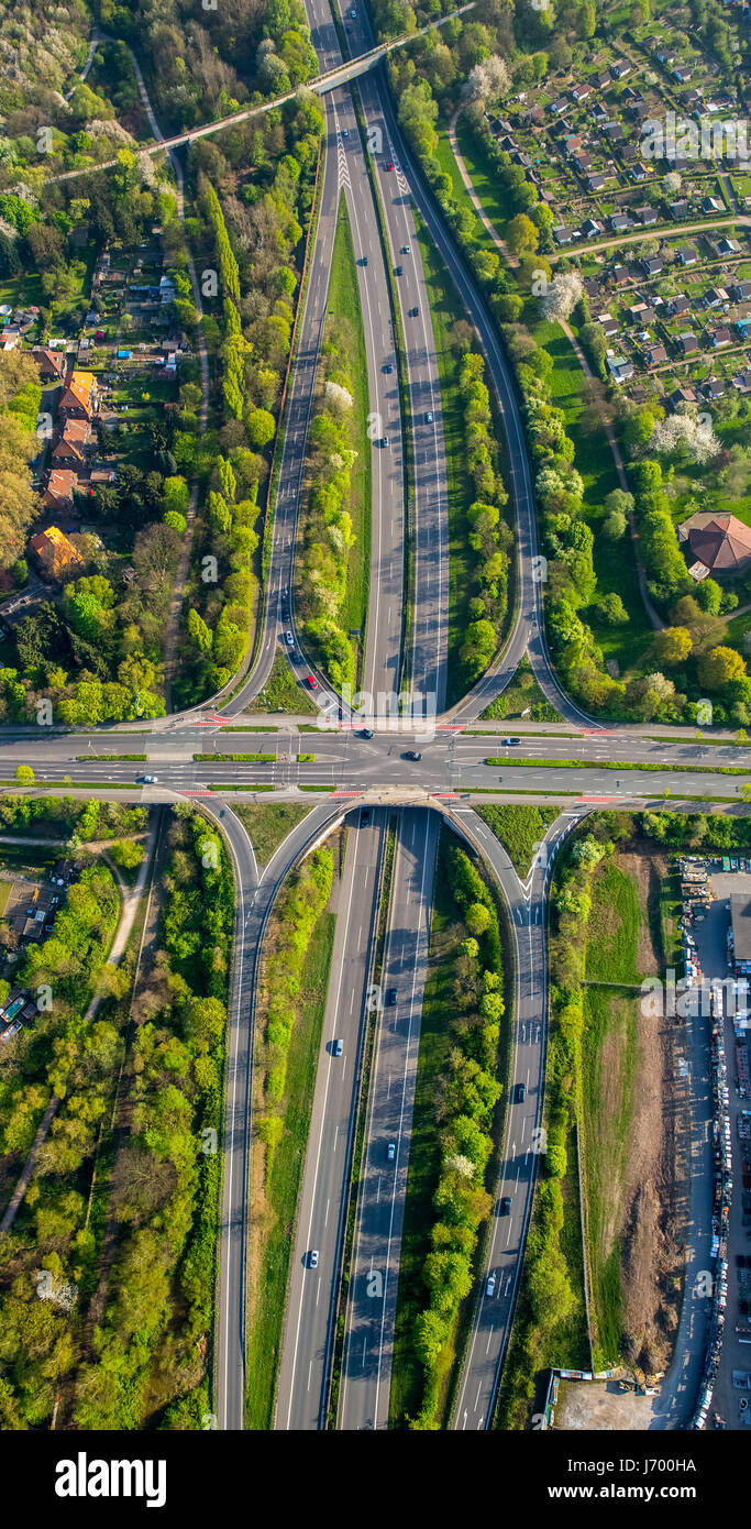 Autostrada A59, ponte autostradale, infrastruttura, ponte di cemento, multi-lane autostrada urbana, autostrada, uscita Duisburg Walsum, Dr. Hans-Böckler-strass Foto Stock