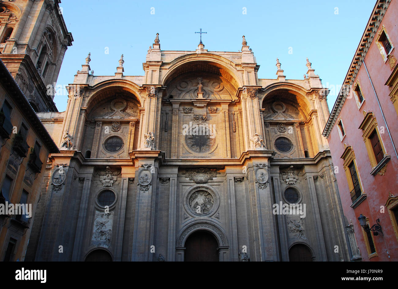 Grande grande enorme extreme potente imponente immenso religione pertinenti Foto Stock