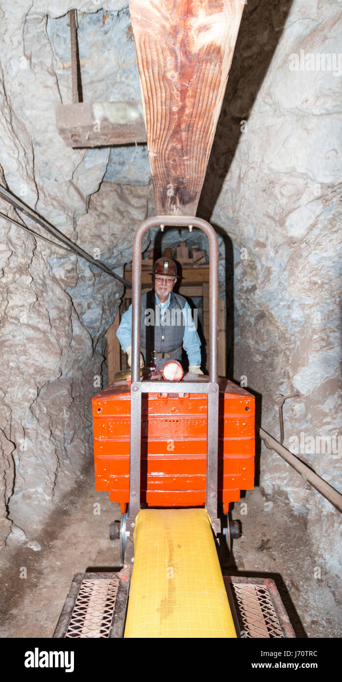 Regina Tour delle miniere in Bisbee, Arizona, Stati Uniti. Tour sul mio treno in profondità in ciò che una volta era una delle più produttive le miniere di rame del XX secolo. Qui, Foto Stock