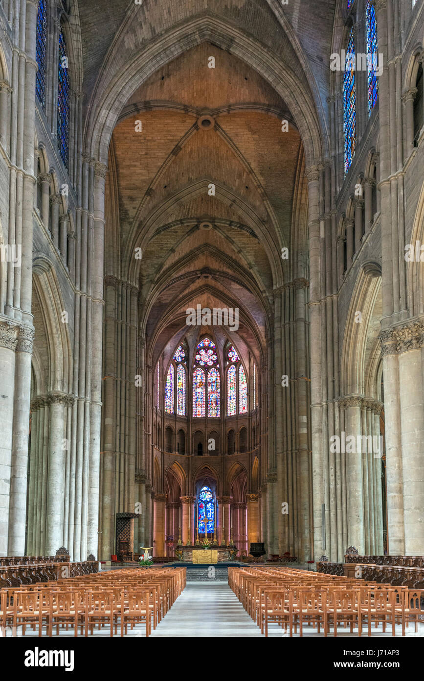 Gli interni della cattedrale di Notre Dame de Reims, Reims, Francia Foto Stock