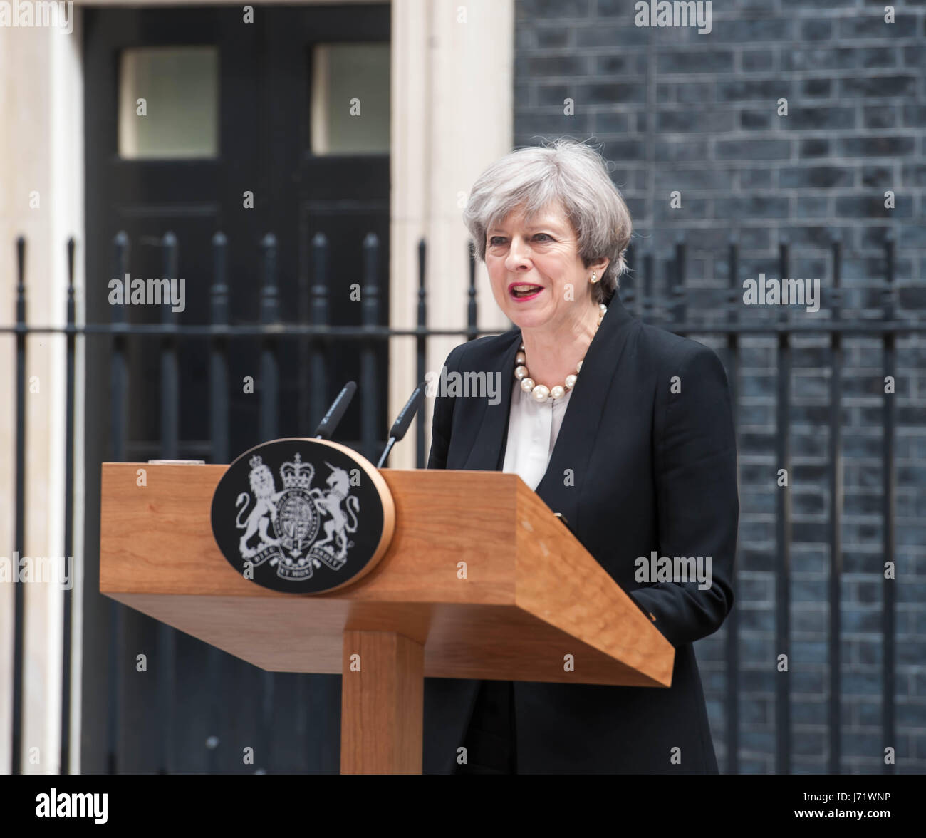 Regno Unito, Londra. Il 23 maggio 2017. Theresa Maggio condanna attentato terroristico in Manchester. Michael Tubi / Alamy Live News Foto Stock