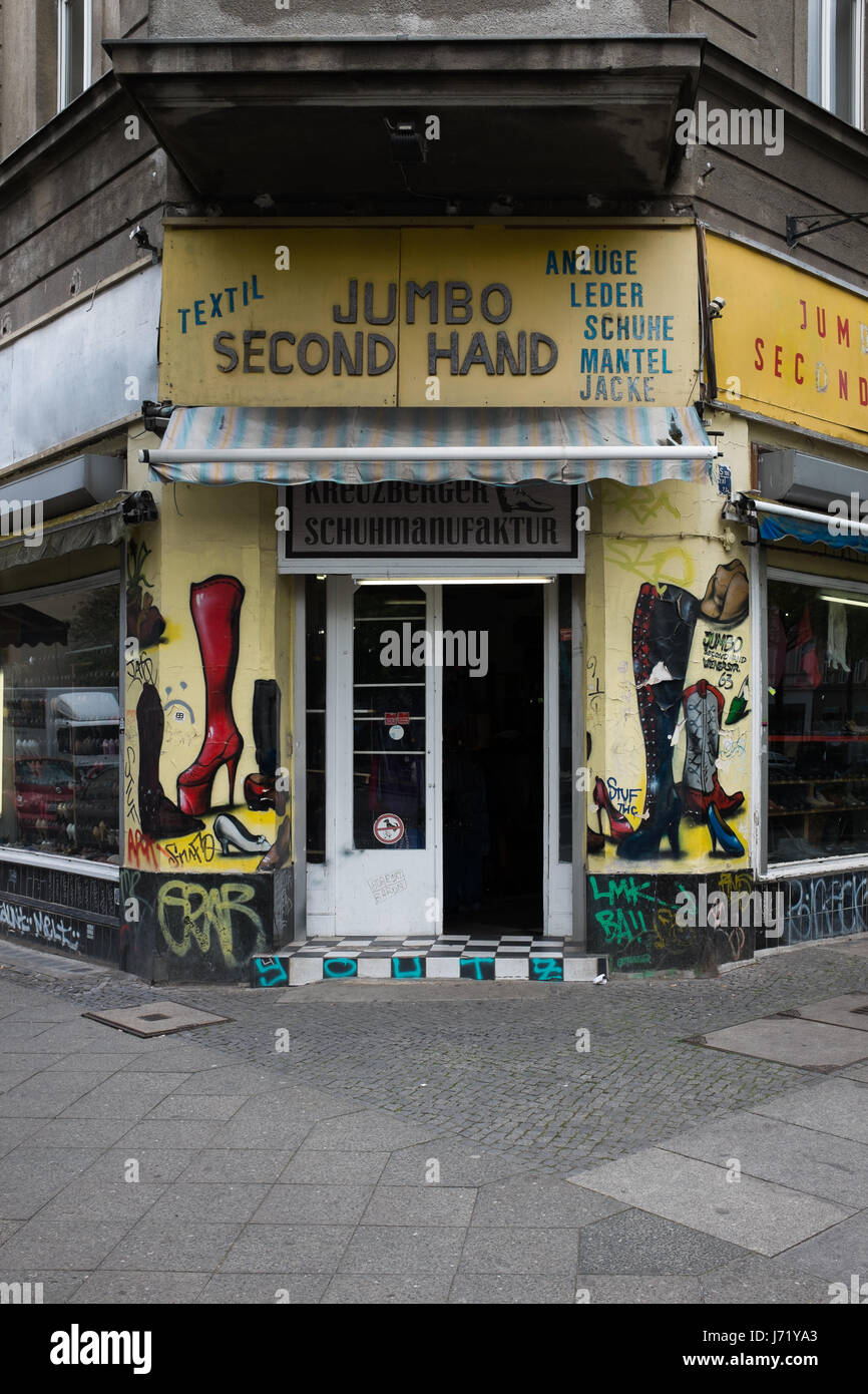 Berlino, Aprile 26th: Seconda mano "Jumbo" facciata shop a Kreuzberg, vicino Kottbusser Tor a Berlino il 26 aprile 2017. Foto Stock