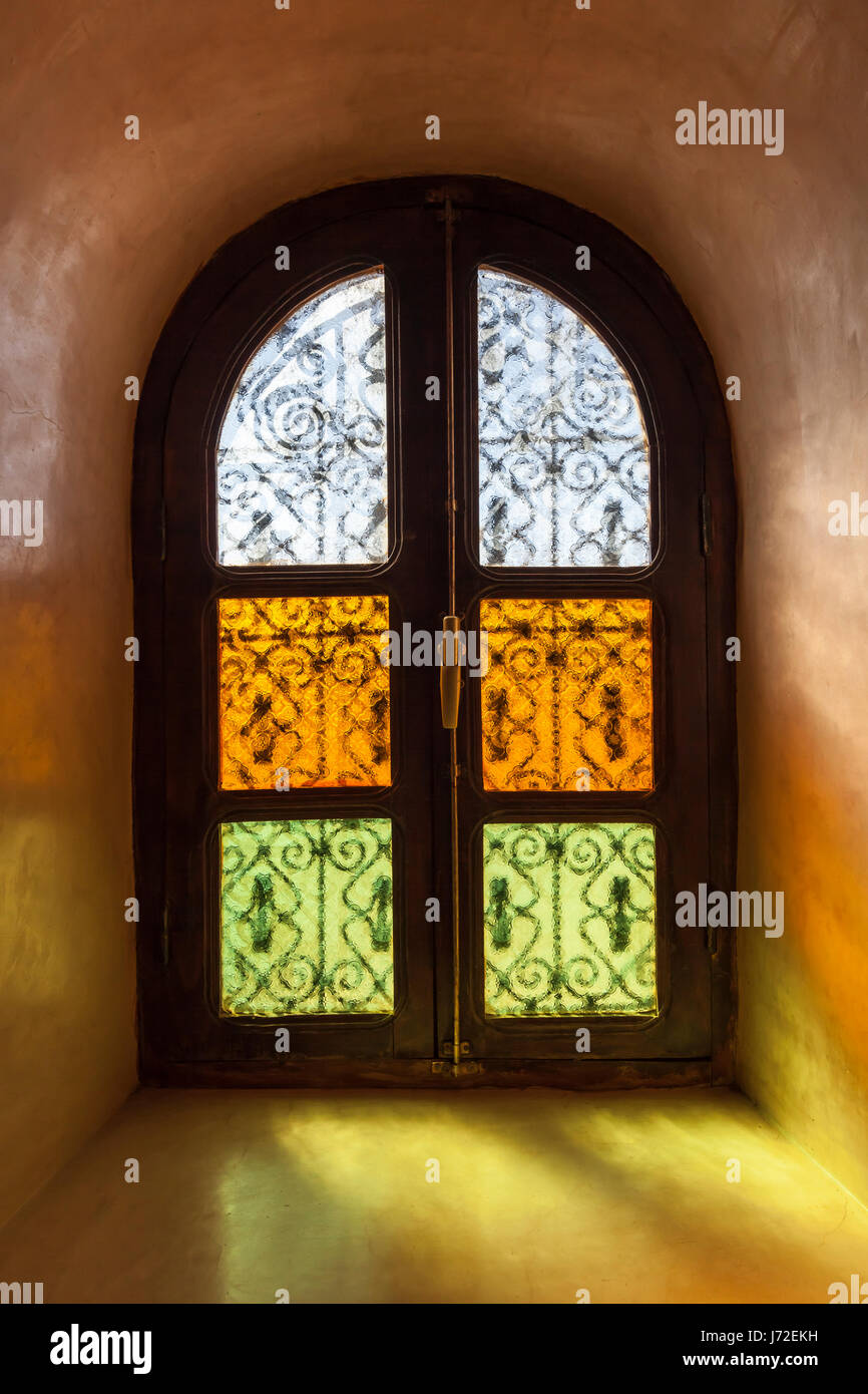 Vetro colorato in windows in Merzouga, Marocco Foto Stock