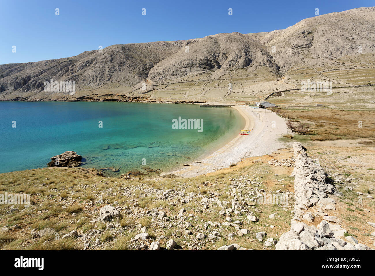 Due Canoe Sulla Spiaggia Vela Luka Isola Di Krk Croazia