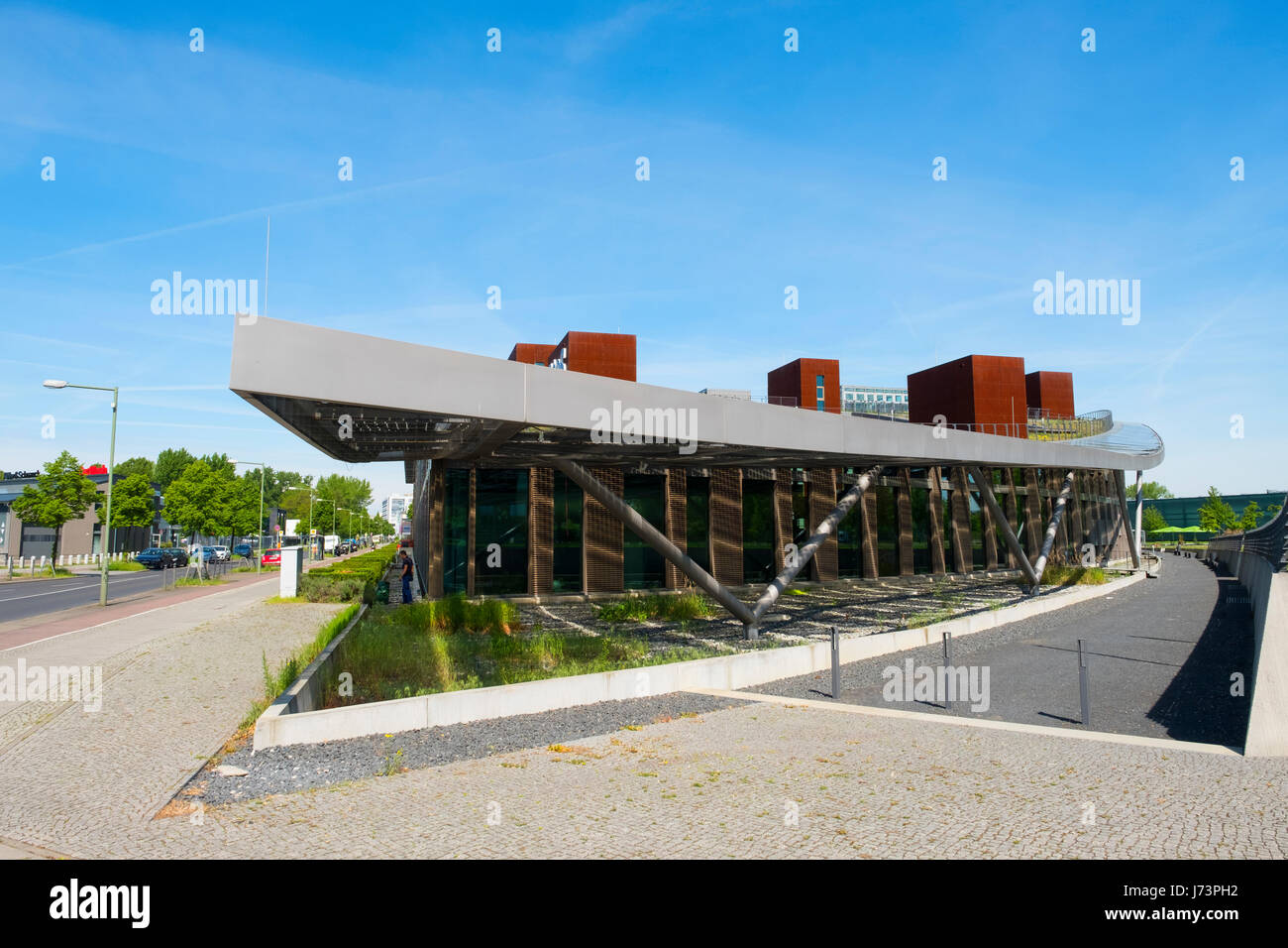 Atos edificio ad Adlershof della scienza e della tecnologia Park Il Park a Berlino, Germania Foto Stock