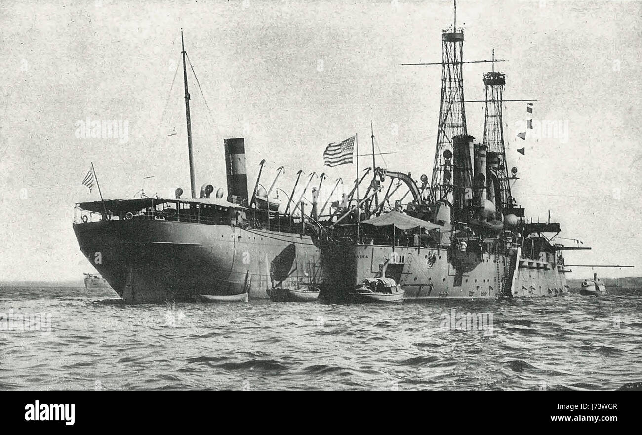La USS Nebraska rivestimento vicino a Vera Cruz Foto Stock