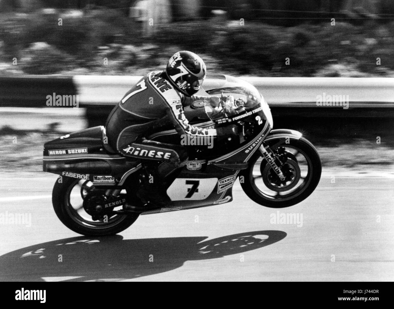 Barry Sheene sulla Suzuki 500 a Mallory Park a metà anni settanta Foto Stock
