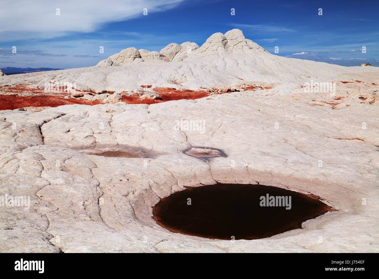 Tasca bianco, le formazioni rocciose scogliere Vermiglio monumento nazionale, Arizona, Stati Uniti d'America Foto Stock