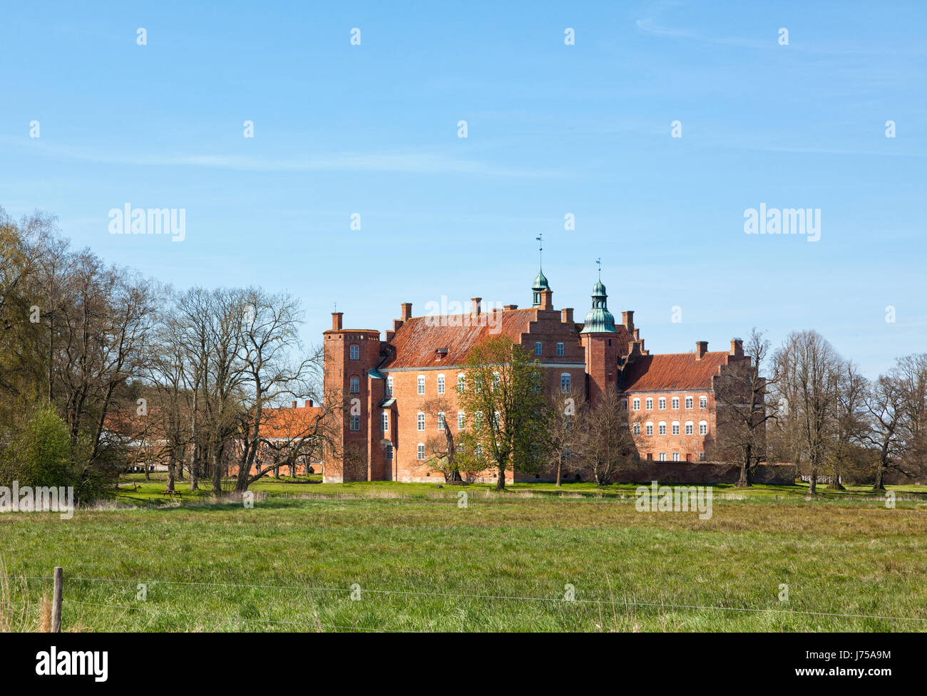 Gammel Estrup, il più famoso castello della regione dello Jutland, Danimarca Foto Stock