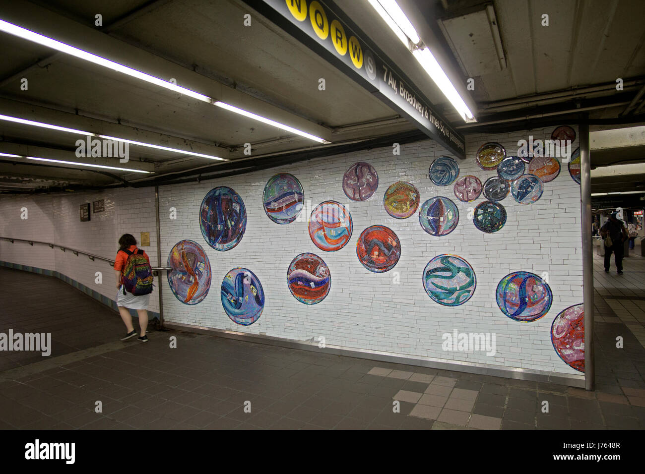 La metropolitana di arte presso la 42nd Street e la 8th Avenue stazione della metropolitana nel centro di Manhattan, New York City. Foto Stock