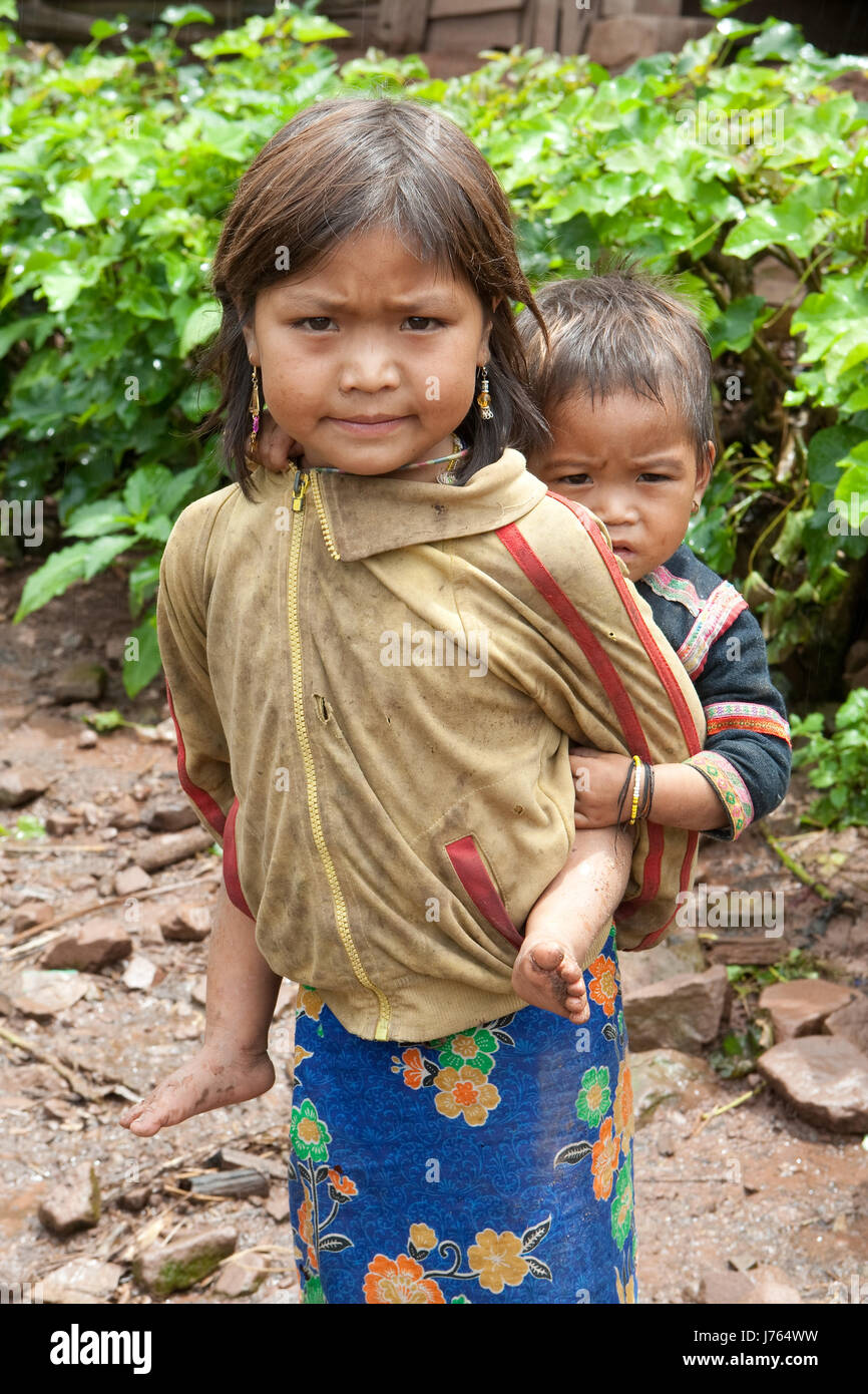 I bambini in stato di povertà Foto Stock