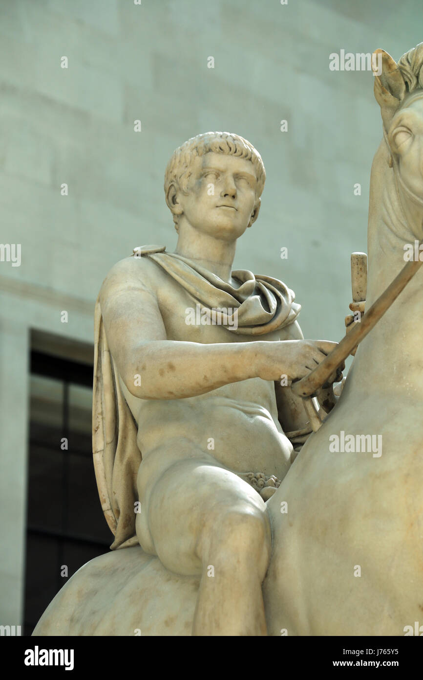 Statua in marmo di una gioventù a cavallo. Da Roma, forse il primo secolo D.C.. British Museum. Londra. Regno Unito. Foto Stock