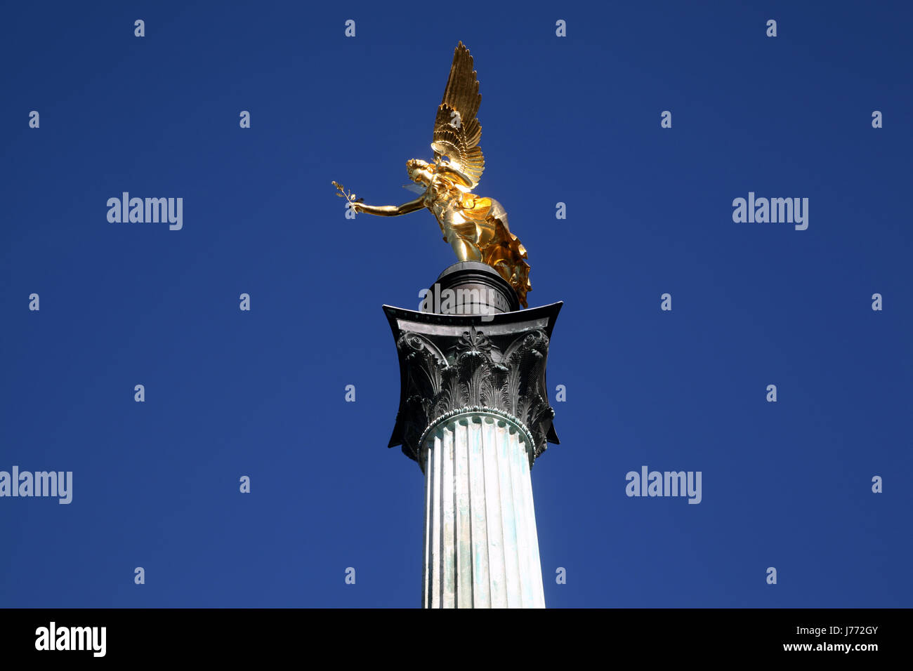 Un monumento di guerra metallo Baviera Monaco di Baviera dea repubblica federale di Germania Germania donna Foto Stock