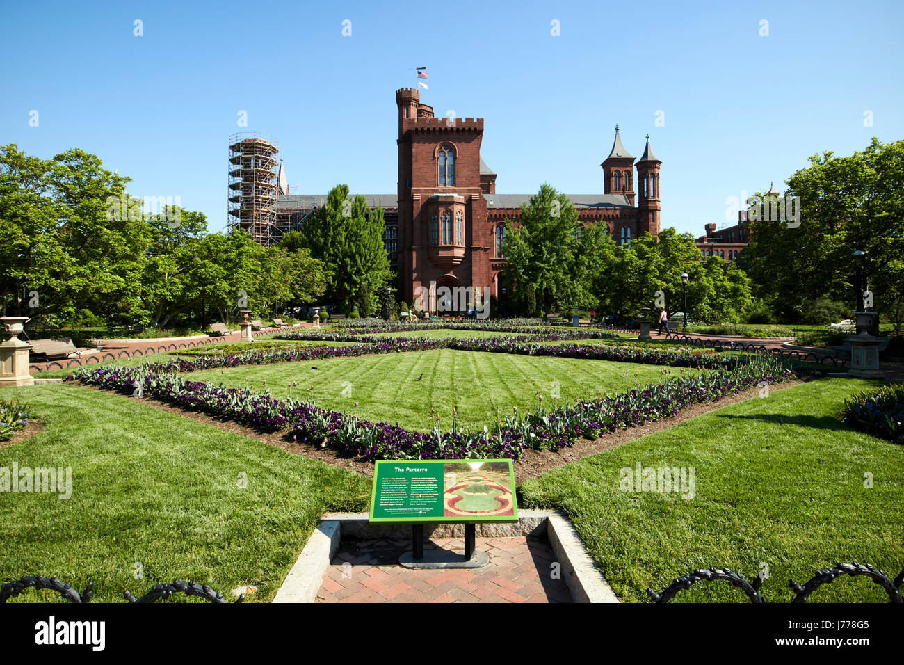 Smithsonian Institution building il castello e il giardino parterre di Washington DC, Stati Uniti d'America Foto Stock