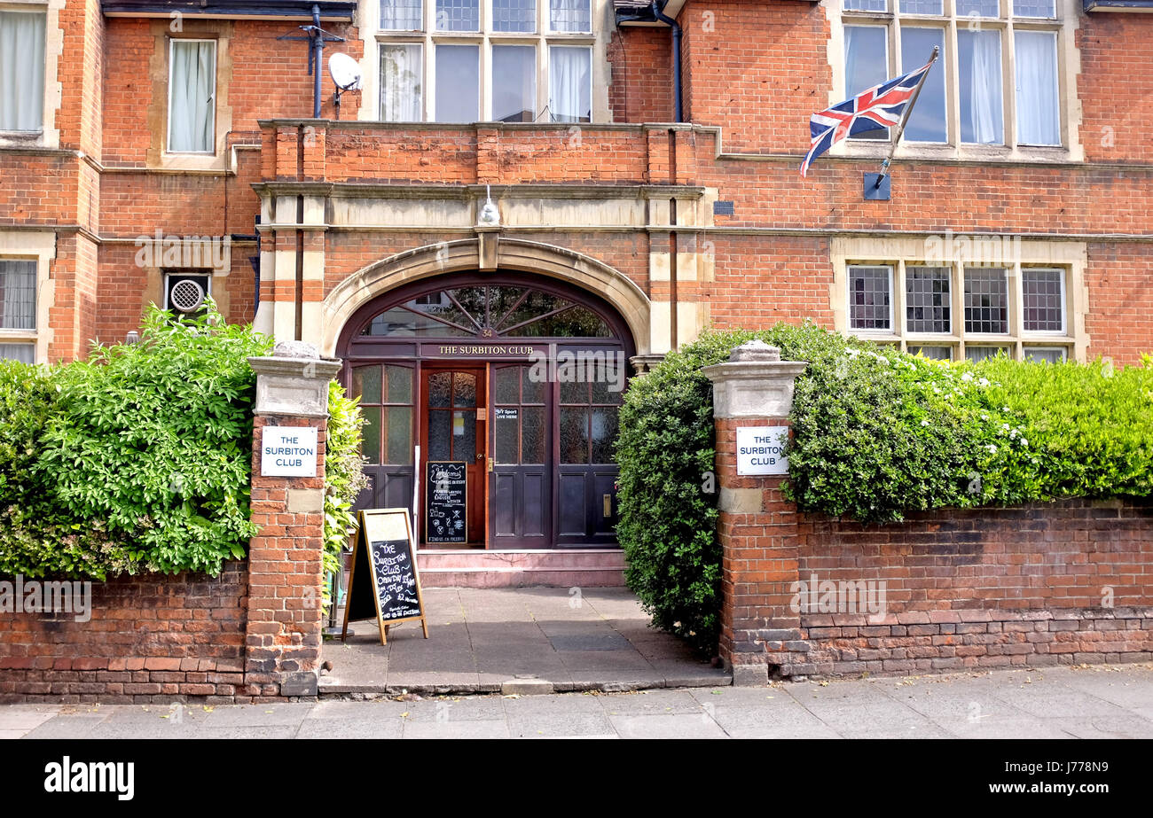 Il Surbiton Club - Surbiton è una zona suburbana di sud-ovest di Londra nel Royal Borough di Kingston upon Thames Foto Stock