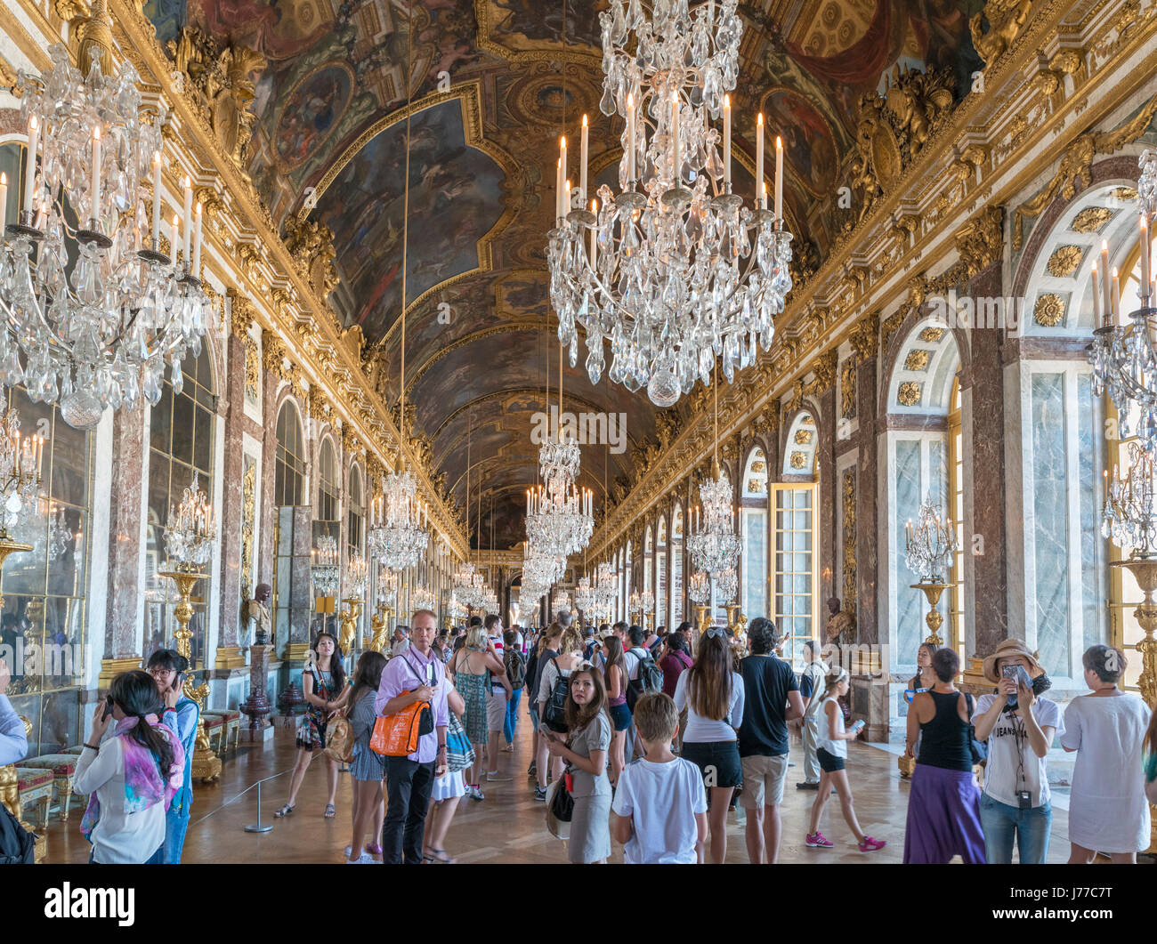 La Sala degli Specchi (Galerie des glacés), Chateau de Versailles (Palazzo di Versailles), nei pressi di Parigi, Francia Foto Stock