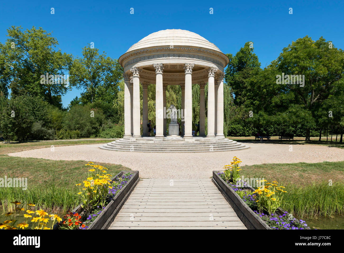 Tempio di amore (Temple de l'Amour) nei giardini del Petit Trianon, Chateau de Versailles, Dominio de Versailles, nei pressi di Parigi, Francia Foto Stock