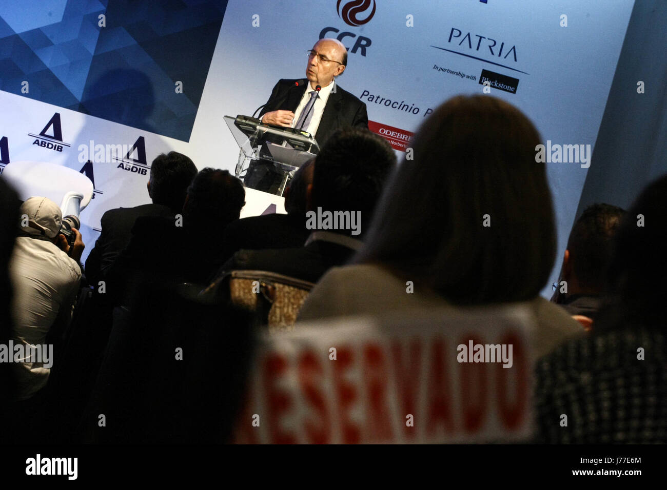 SÃO PAULO, SP - 23.05.2017: Seminário de financiamento À INFRAESTRURA - nella foto il Ministro delle finanze, Henrique Meirelles. ABDIB - Associazione Brasiliana di infrastrutture e di industrie di base, tiene il seminario sui finanziamenti e garanzie per le infrastrutture in Brasile, il martedì (23), presso l'Hotel Tivoli Mofarrej, regione centrale di São Paulo. (Foto: Aloisio Mauricio/Fotoarena) Foto Stock