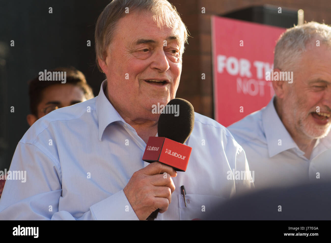 Jeremy corbyn e John Prescott campagna in zebedeo's yard nei giorni che portano fino alla 'snap' elezione generale, Kingston upon Hull, 22 maggio 2017 Foto Stock