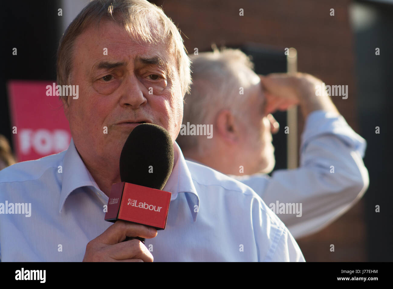 Jeremy corbyn e John Prescott campagna in zebedeo's yard nei giorni che portano fino alla 'snap' elezione generale, Kingston upon Hull, 22 maggio 2017 Foto Stock