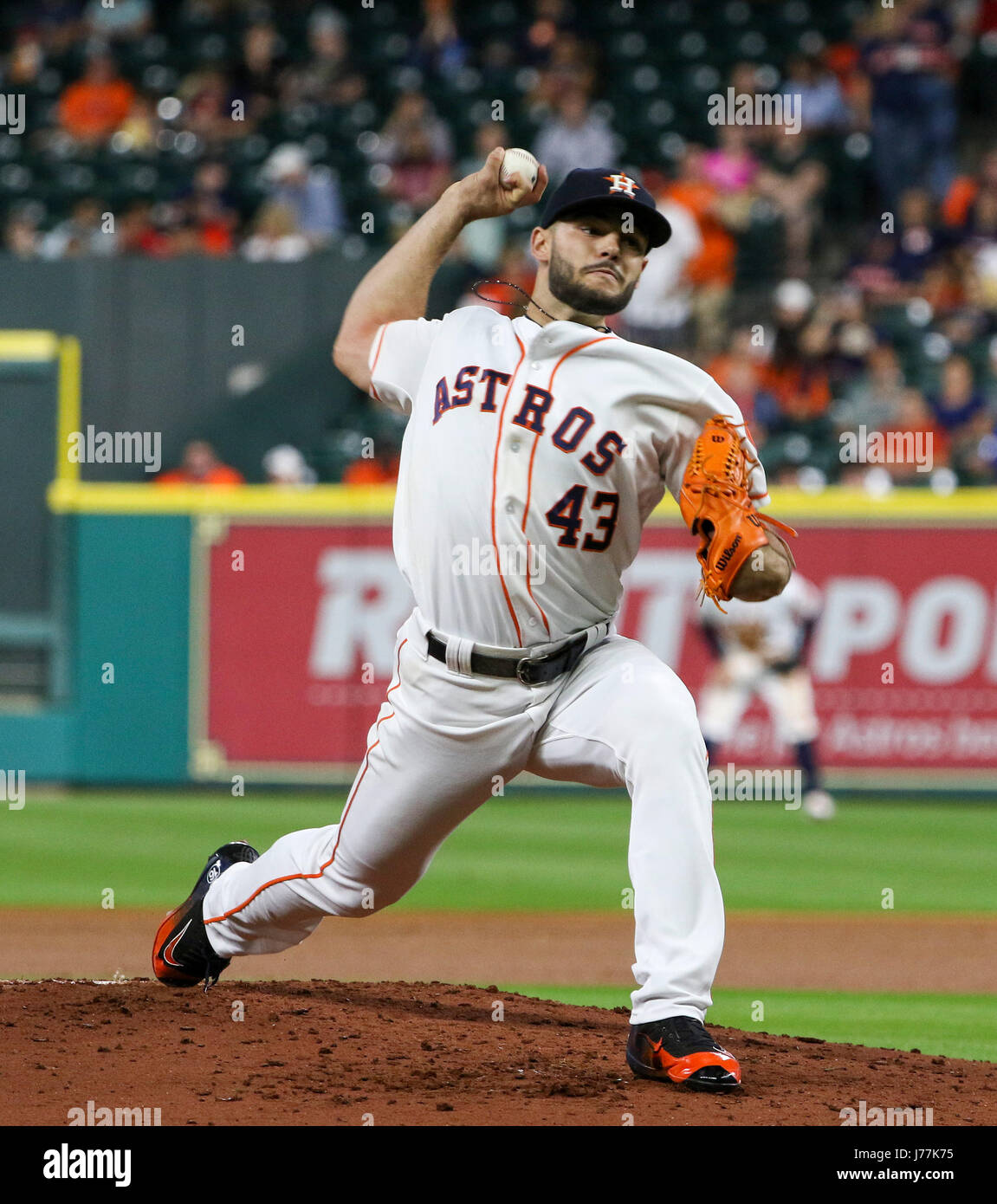 Houston, TX, Stati Uniti d'America. 23 Maggio, 2017. Houston Astros a partire lanciatore lancia McCullers Jr. (43) genera un passo nel secondo inning durante la MLB gioco tra la Detroit Tigers e Houston Astros al Minute Maid Park a Houston, TX. John Glaser/CSM/Alamy Live News Foto Stock