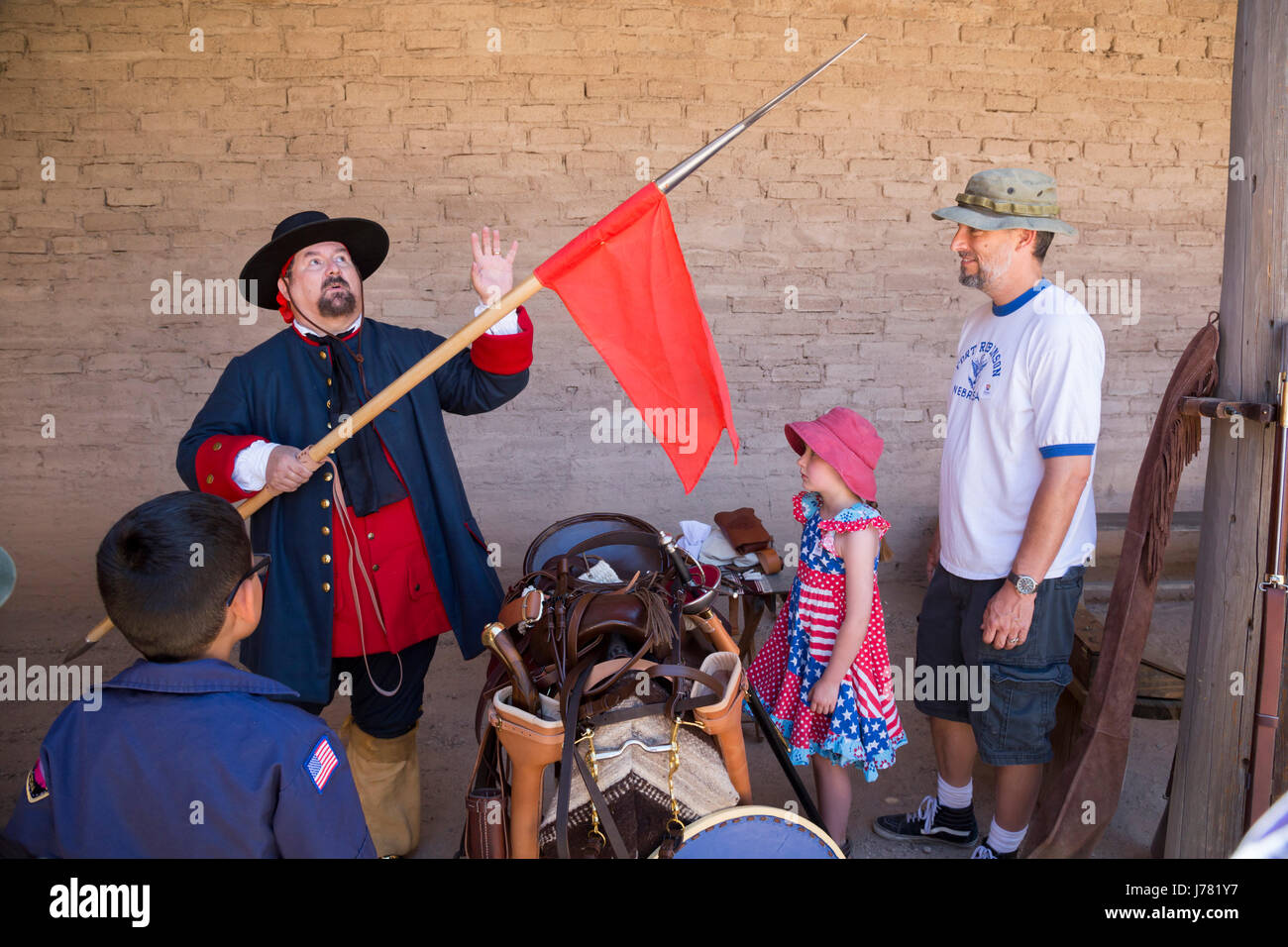 Tucson, Arizona - costume reenactors durante la storia viva giorno presso il Presidio di Tucson. L'originale fortezza spagnola fu costruito nel 1775. Oggi le presi Foto Stock