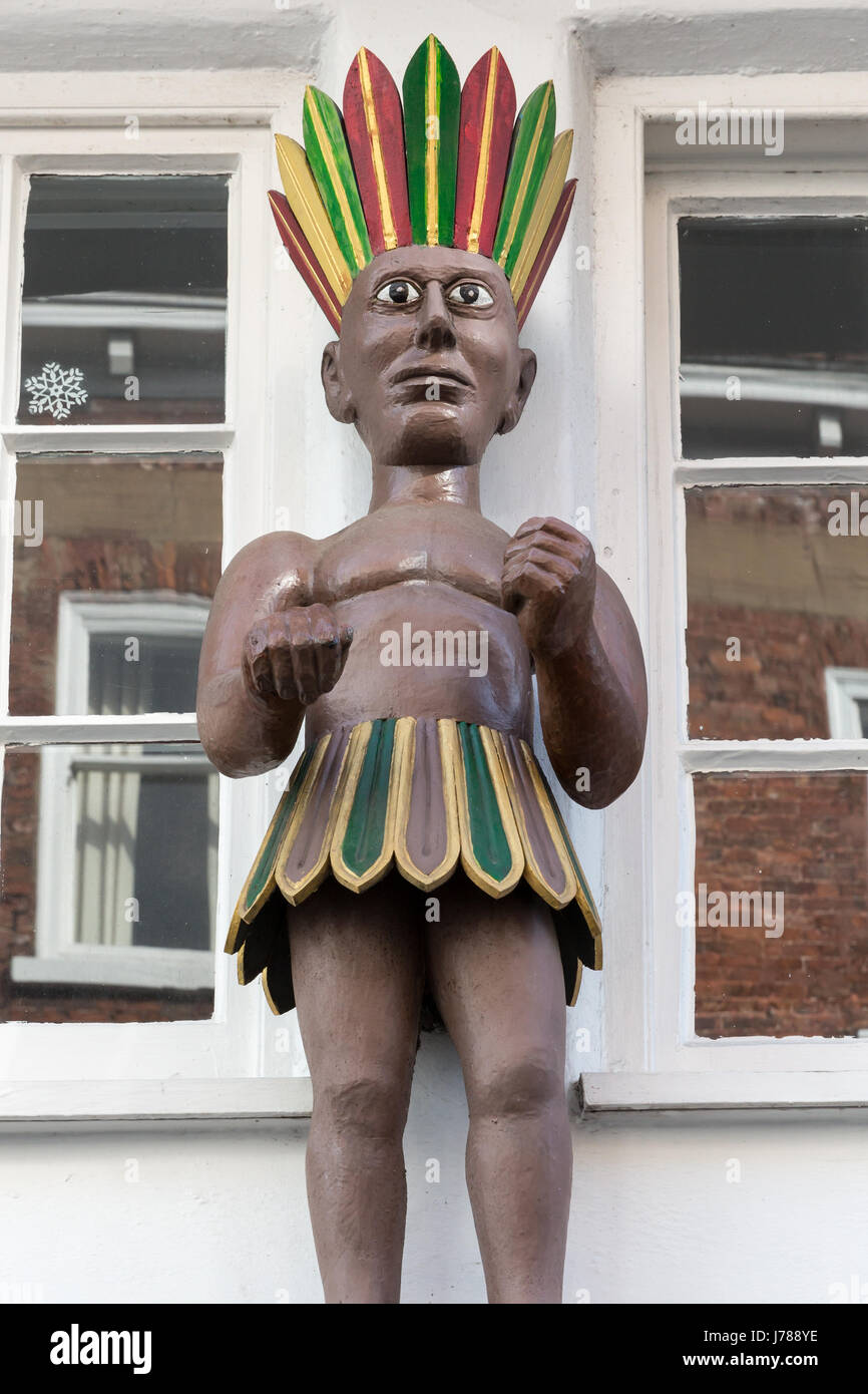 Il vecchio negozio di tabacchi segno, Bassa Petergate in York Foto Stock